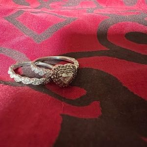 Set of engagement rings